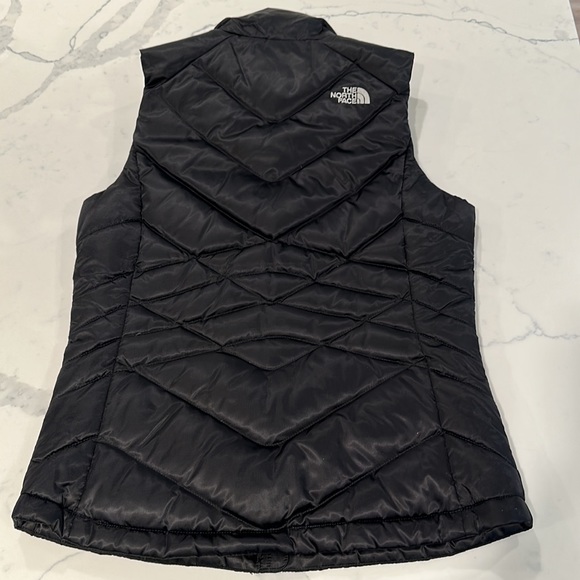 The North Face down vest - Picture 2 of 6